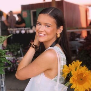 Meet your Posher, Isabelle